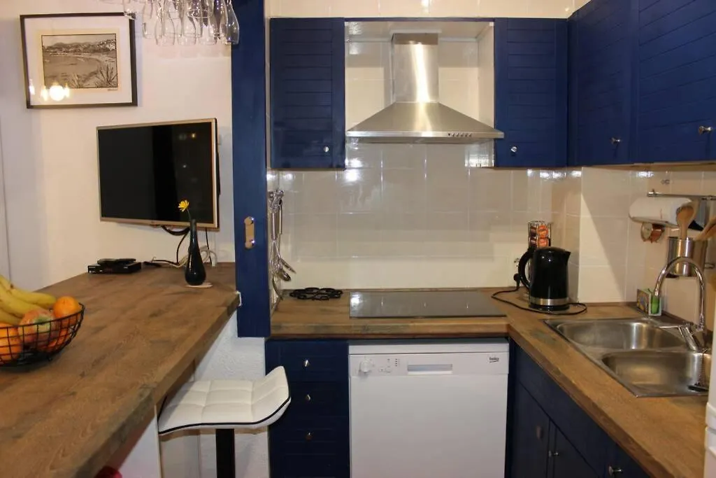 Luxury 4 Bed Apartment On Coastal Footpath At Cap Ras Llança 0*,  Espanha
