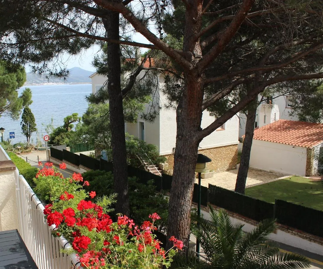 Luxury 4 Bed Apartment On Coastal Footpath At Cap Ras Llanca Spain